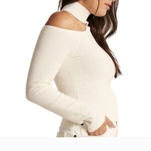 Abercrombie Elegant Off-Shoulder White Sweater Size M Nwt